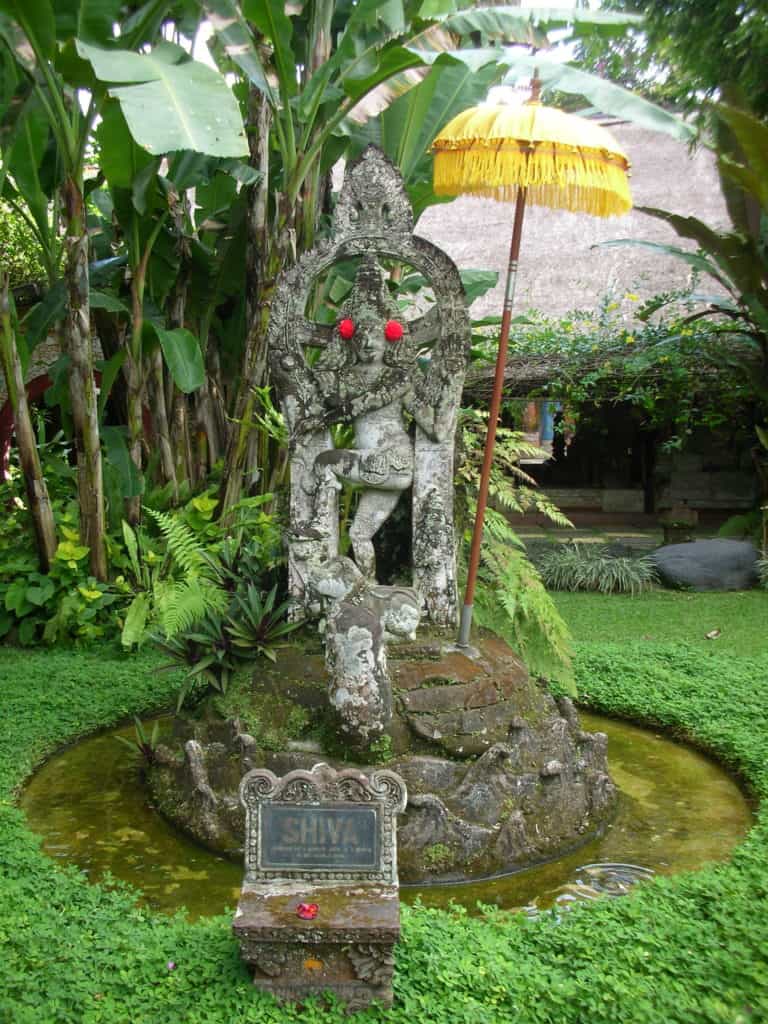 shiva statue at puri lukisan museum ubud bali