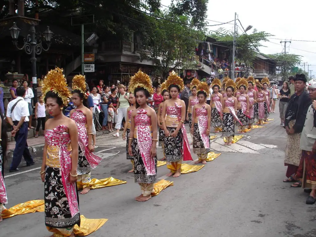 traditional clothing balinese women